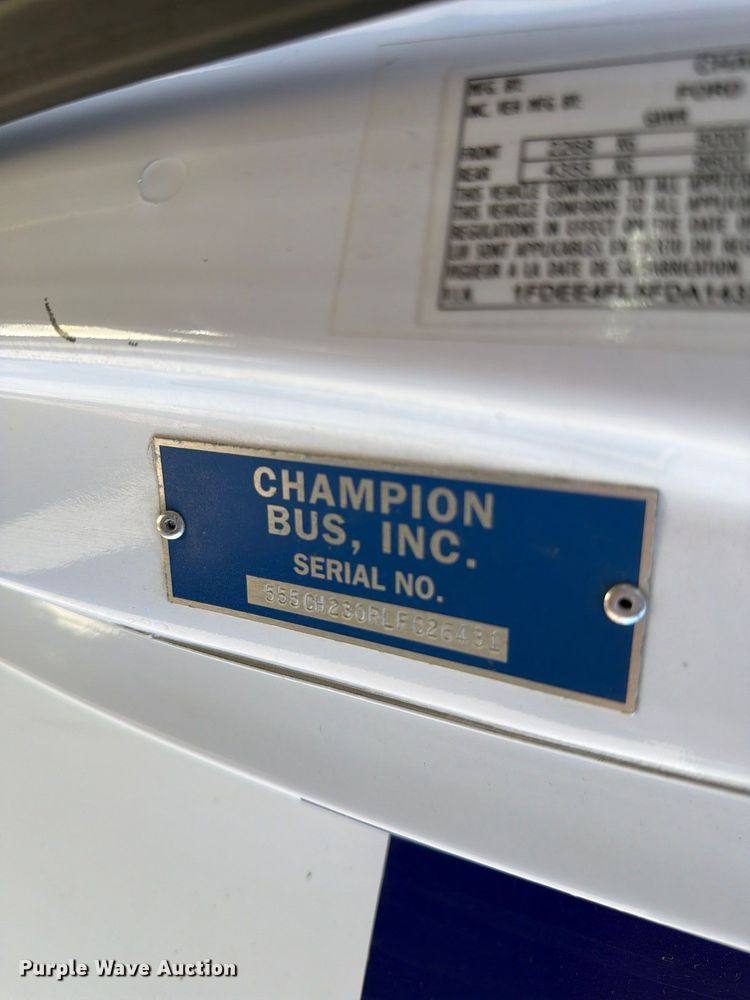 image for item FT6988 2015 Ford E450 shuttle bus