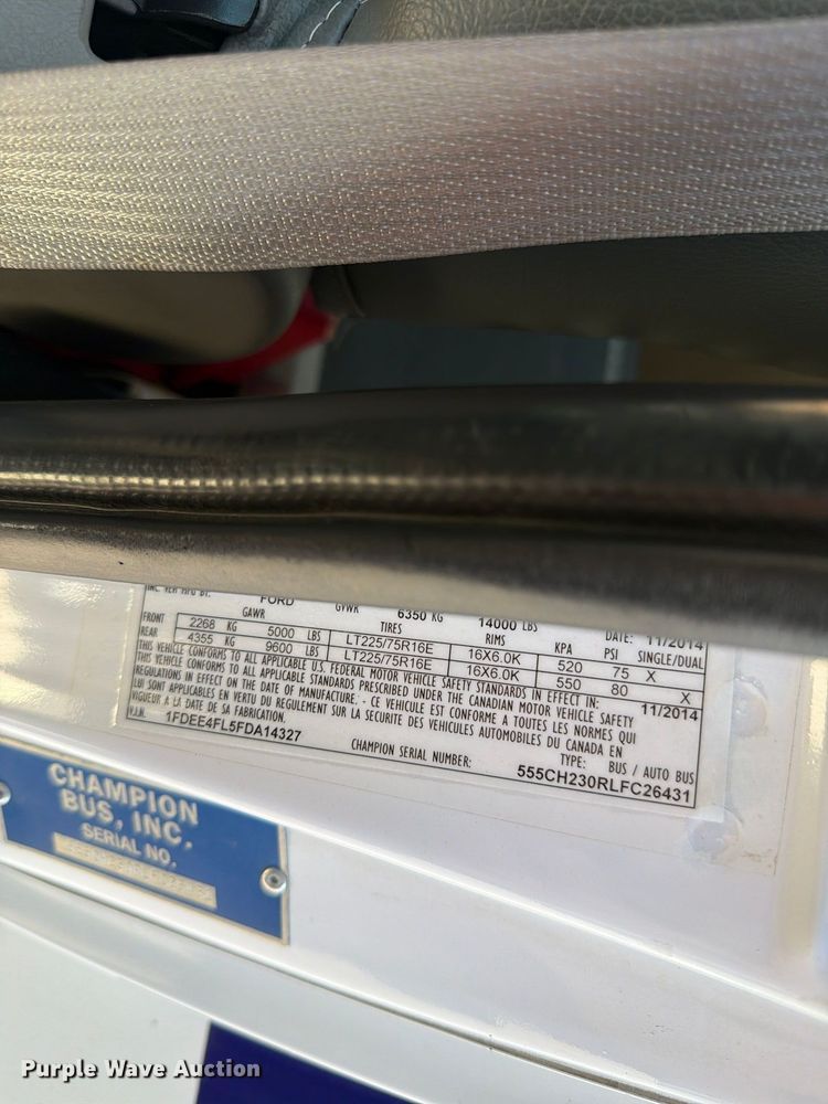 image for item FT6988 2015 Ford E450 shuttle bus