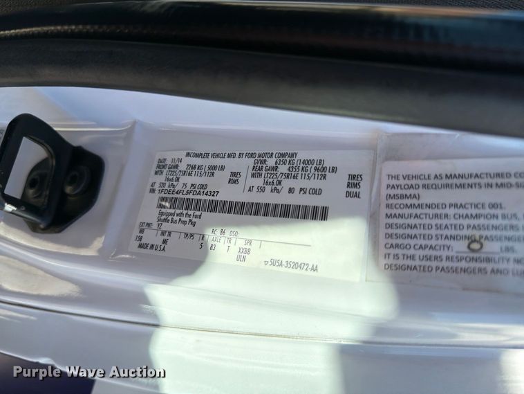 image for item FT6988 2015 Ford E450 shuttle bus