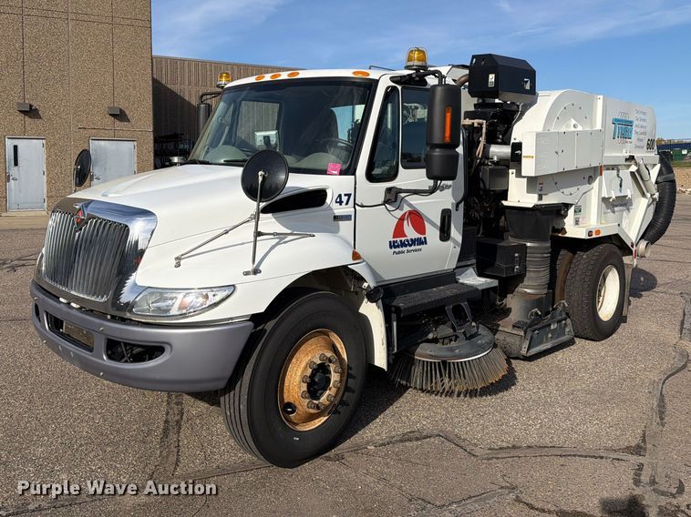 image for item FT7559 2014 International DuraStar 4300 street sweeper truck