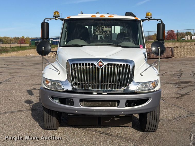 image for item FT7559 2014 International DuraStar 4300 street sweeper truck