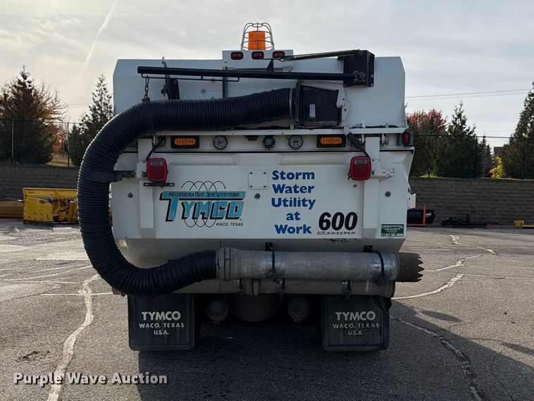image for item FT7559 2014 International DuraStar 4300 street sweeper truck