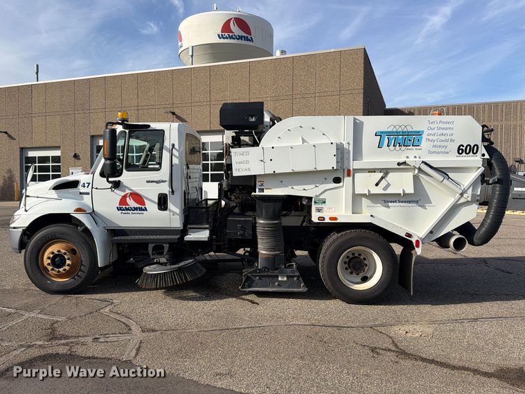image for item FT7559 2014 International DuraStar 4300 street sweeper truck