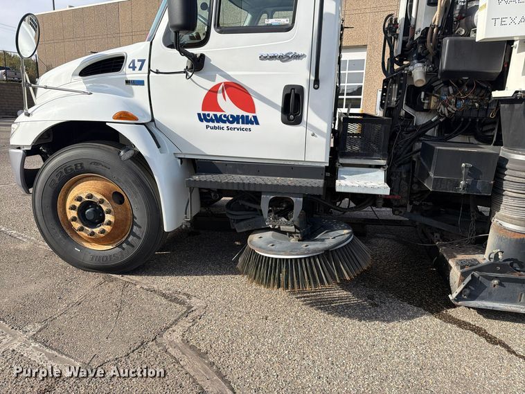 image for item FT7559 2014 International DuraStar 4300 street sweeper truck
