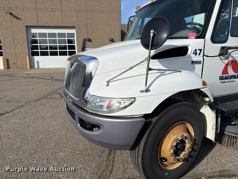 image for item FT7559 2014 International DuraStar 4300 street sweeper truck
