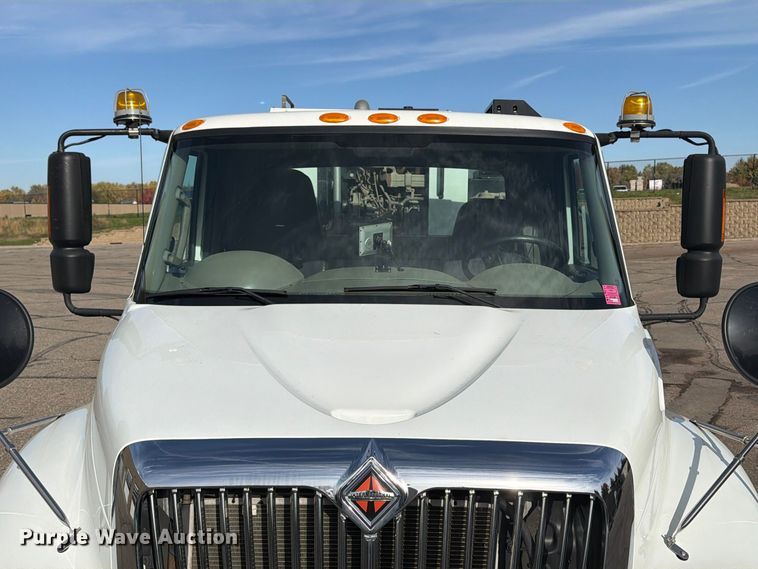image for item FT7559 2014 International DuraStar 4300 street sweeper truck