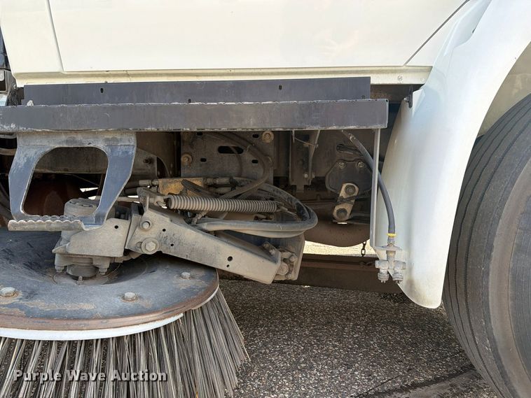 image for item FT7559 2014 International DuraStar 4300 street sweeper truck