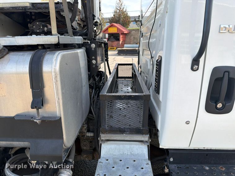 image for item FT7559 2014 International DuraStar 4300 street sweeper truck