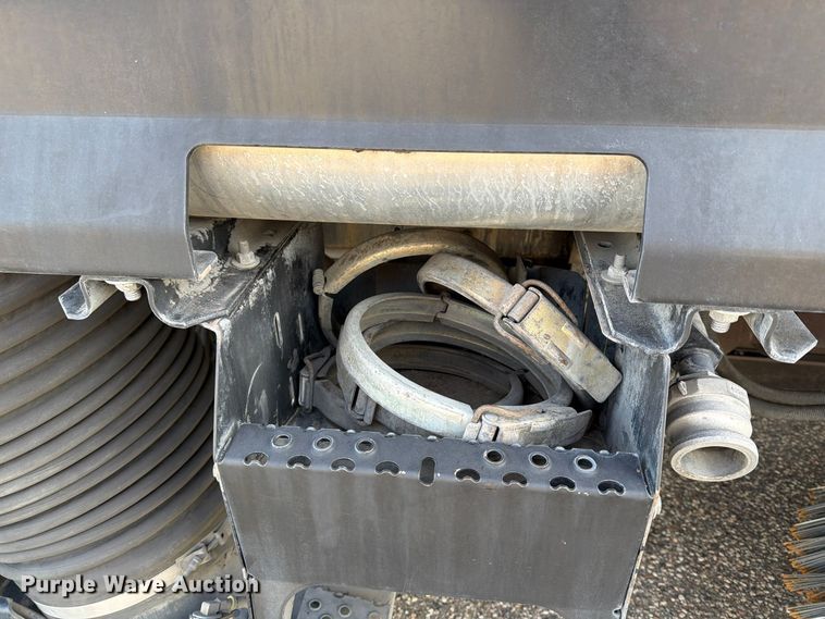 image for item FT7559 2014 International DuraStar 4300 street sweeper truck