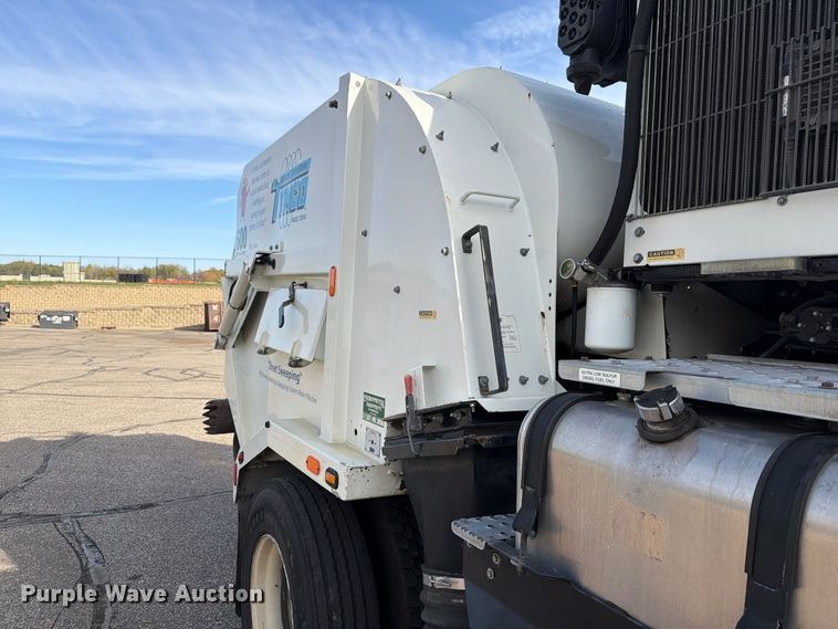image for item FT7559 2014 International DuraStar 4300 street sweeper truck