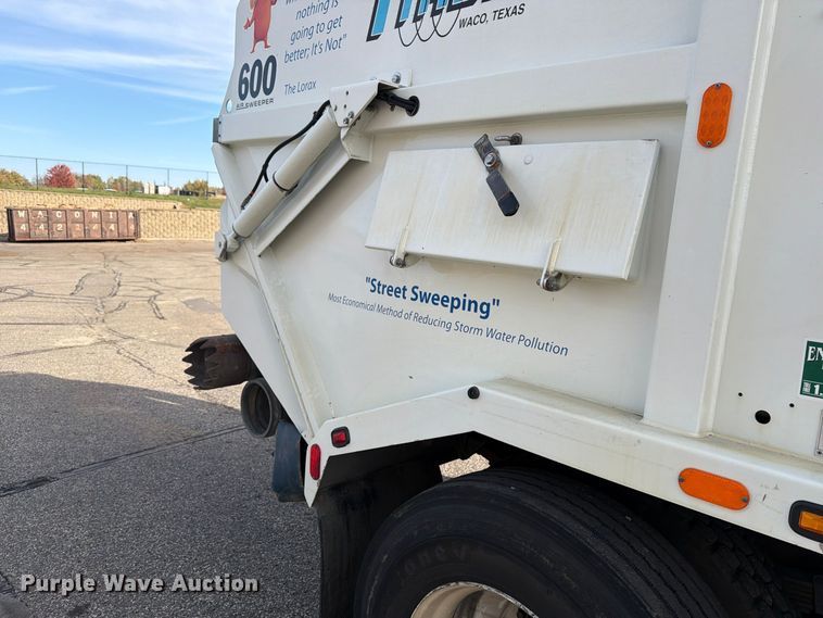 image for item FT7559 2014 International DuraStar 4300 street sweeper truck
