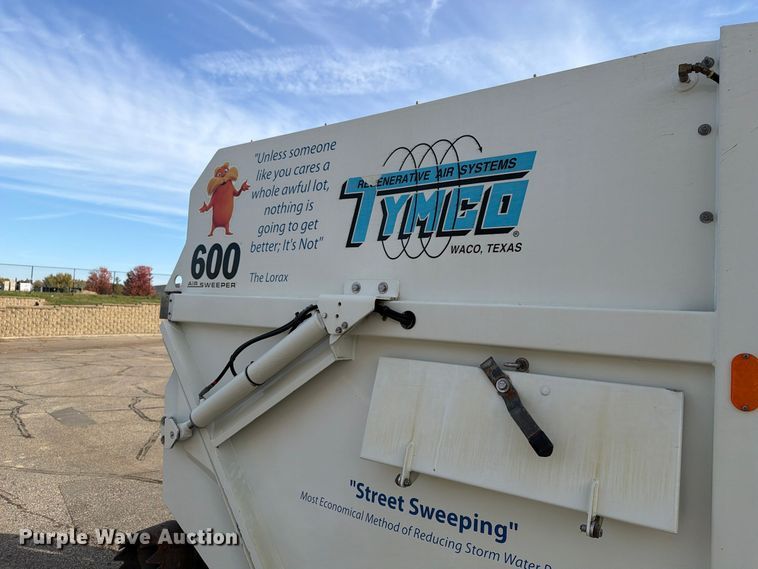 image for item FT7559 2014 International DuraStar 4300 street sweeper truck