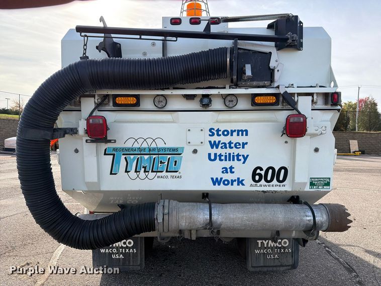 image for item FT7559 2014 International DuraStar 4300 street sweeper truck