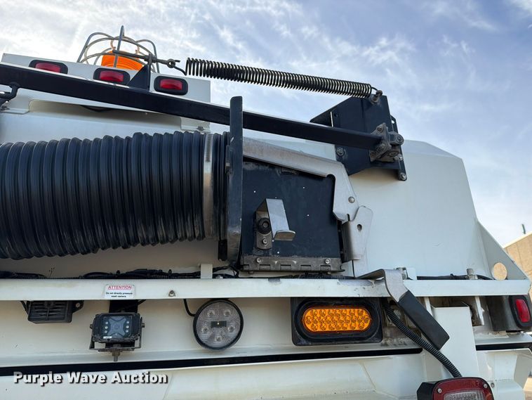 image for item FT7559 2014 International DuraStar 4300 street sweeper truck