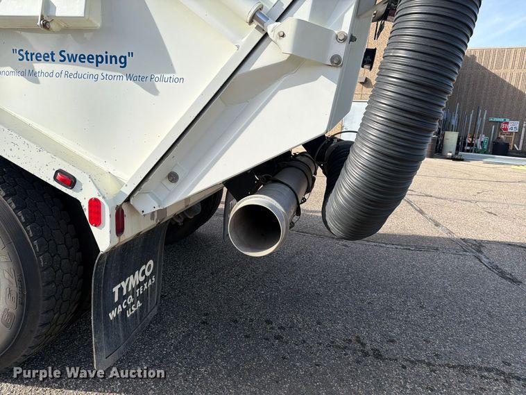 image for item FT7559 2014 International DuraStar 4300 street sweeper truck
