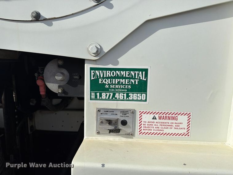 image for item FT7559 2014 International DuraStar 4300 street sweeper truck