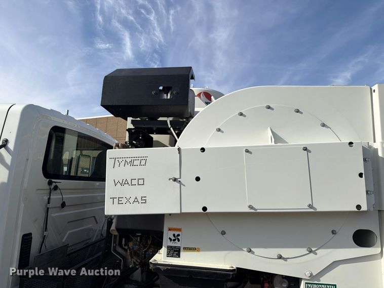 image for item FT7559 2014 International DuraStar 4300 street sweeper truck