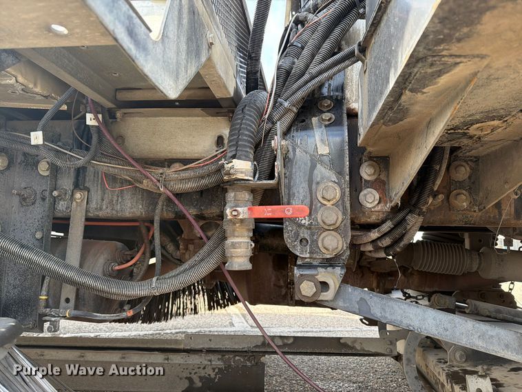 image for item FT7559 2014 International DuraStar 4300 street sweeper truck