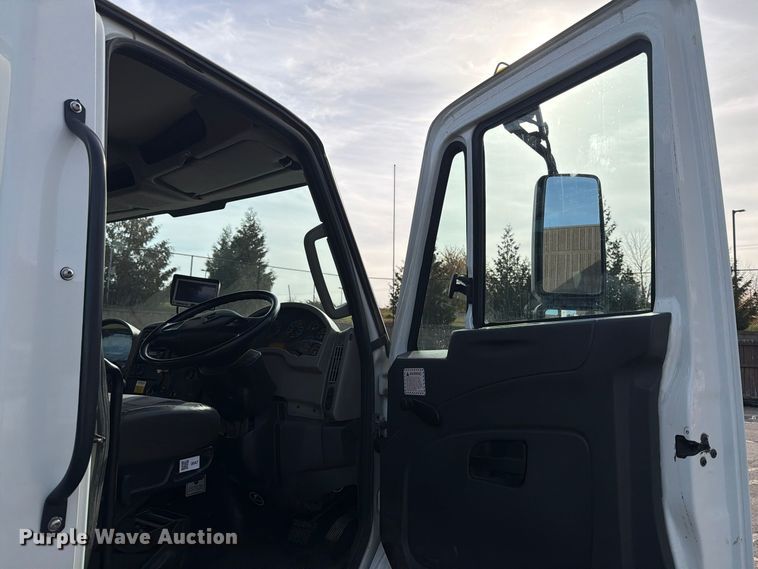 image for item FT7559 2014 International DuraStar 4300 street sweeper truck