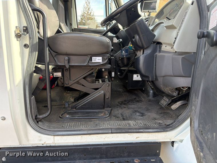 image for item FT7559 2014 International DuraStar 4300 street sweeper truck