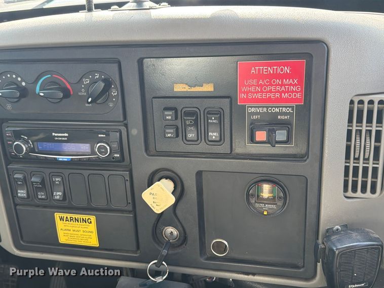 image for item FT7559 2014 International DuraStar 4300 street sweeper truck