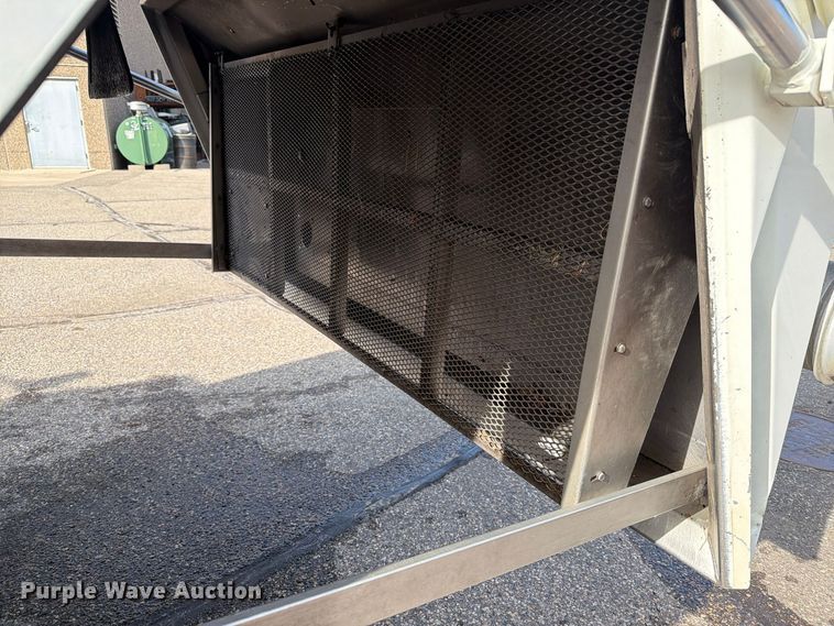 image for item FT7559 2014 International DuraStar 4300 street sweeper truck