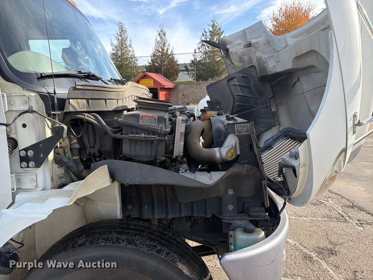 image for item FT7559 2014 International DuraStar 4300 street sweeper truck