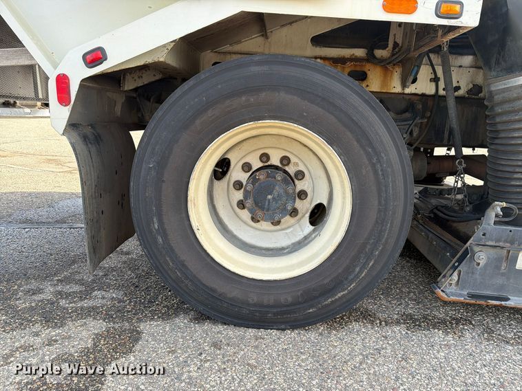 image for item FT7559 2014 International DuraStar 4300 street sweeper truck