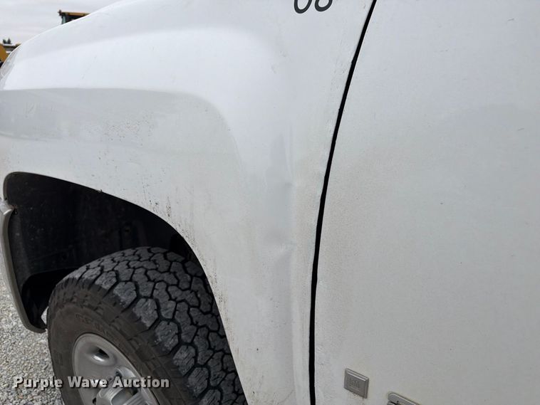image for item FU0582 2008 Chevrolet Silverado 2500HD Ext. Cab utility bed pickup truck