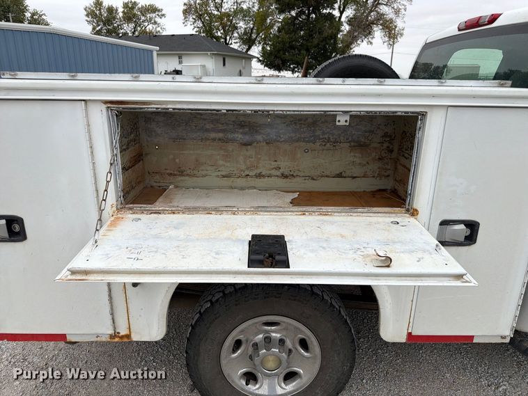 image for item FU0582 2008 Chevrolet Silverado 2500HD Ext. Cab utility bed pickup truck