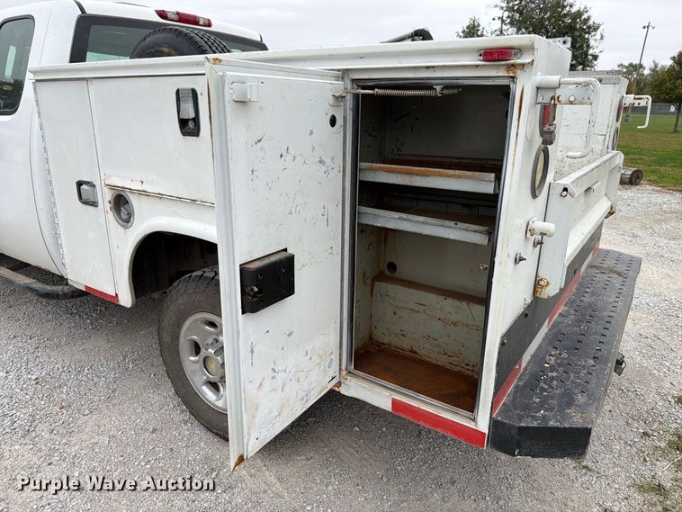 image for item FU0582 2008 Chevrolet Silverado 2500HD Ext. Cab utility bed pickup truck