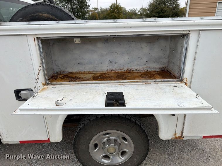 image for item FU0582 2008 Chevrolet Silverado 2500HD Ext. Cab utility bed pickup truck
