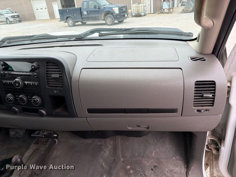 image for item FU0582 2008 Chevrolet Silverado 2500HD Ext. Cab utility bed pickup truck