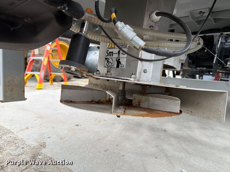 image for item FU0583 2023 Hilltip IceStriker 1100TR spreader