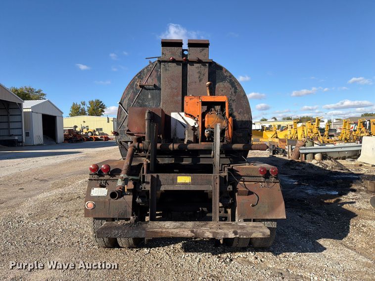 image for item FU0594 Rosco Minneapolis R.M.S.T asphalt trailer