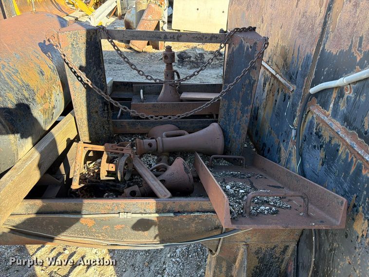 image for item FU0594 Rosco Minneapolis R.M.S.T asphalt trailer
