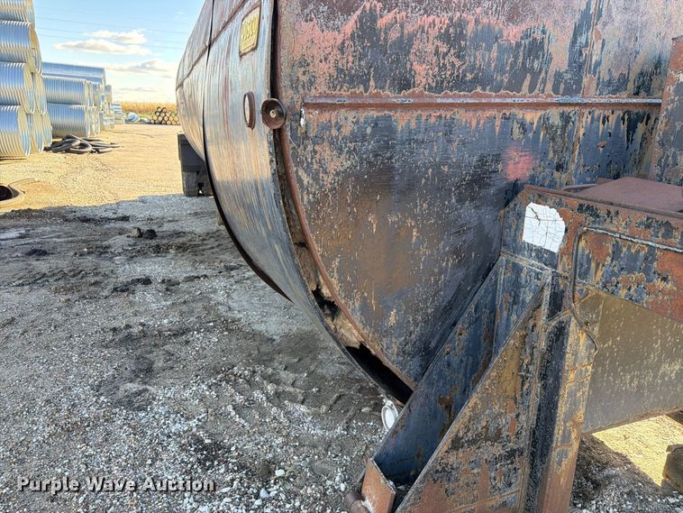 image for item FU0594 Rosco Minneapolis R.M.S.T asphalt trailer
