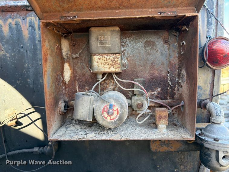 image for item FU0594 Rosco Minneapolis R.M.S.T asphalt trailer