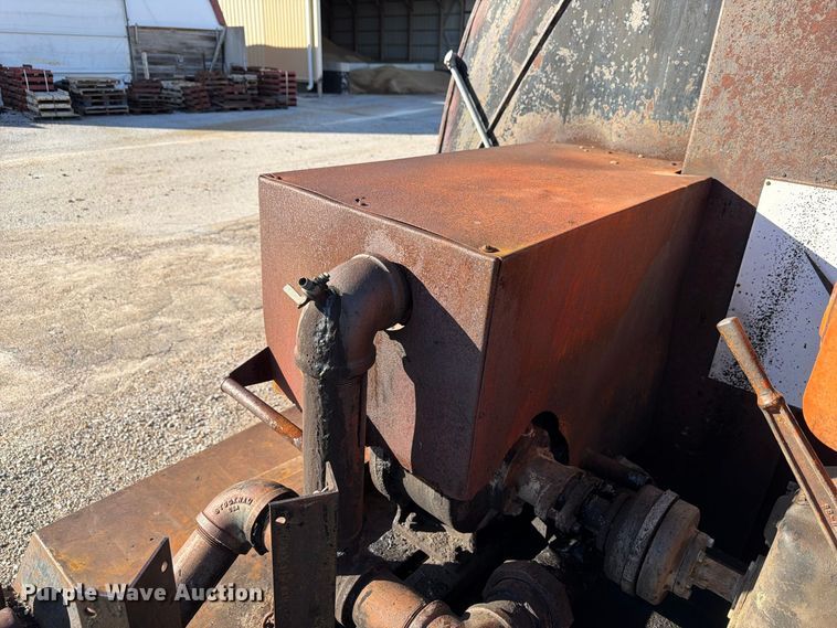 image for item FU0594 Rosco Minneapolis R.M.S.T asphalt trailer