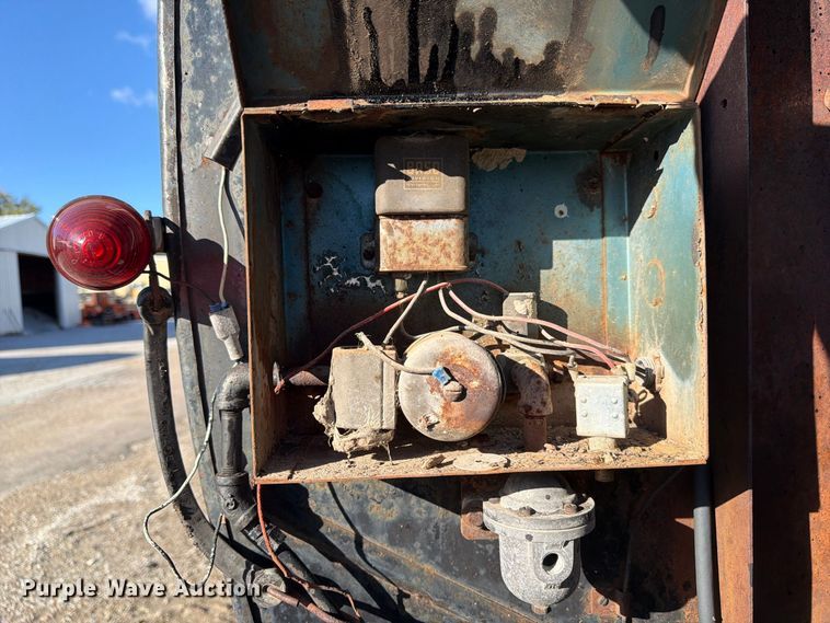 image for item FU0594 Rosco Minneapolis R.M.S.T asphalt trailer