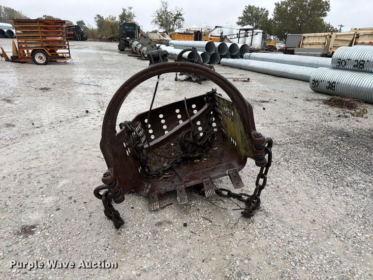 image for item FU0595 Crane dredge bucket