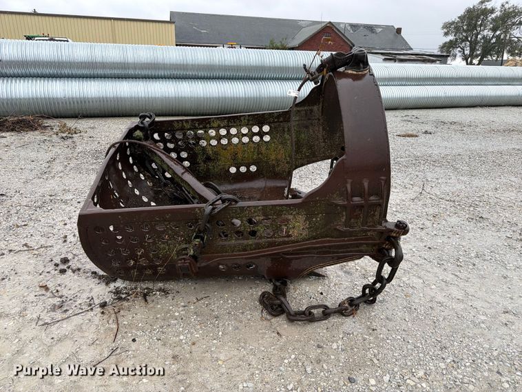 image for item FU0595 Crane dredge bucket