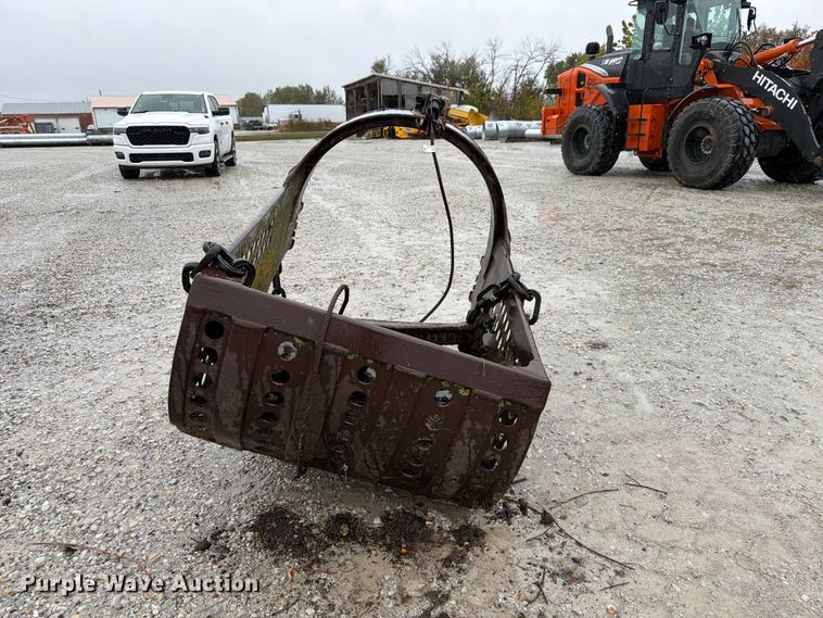 image for item FU0595 Crane dredge bucket