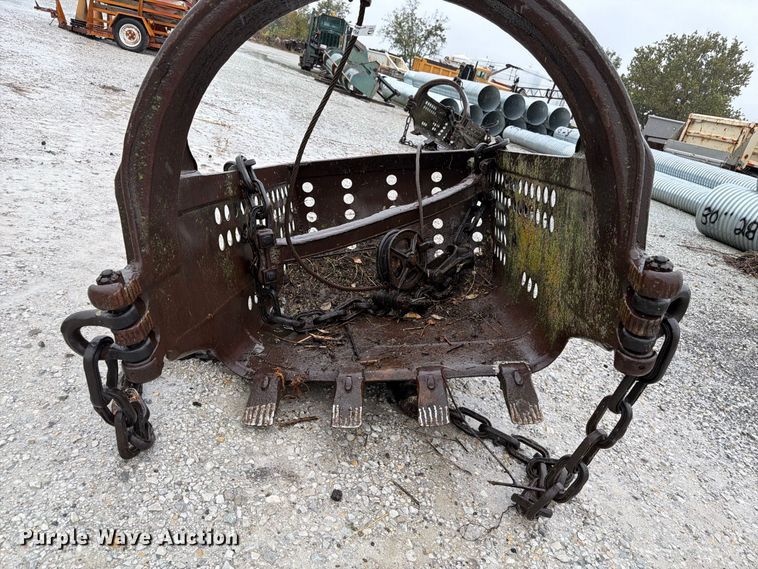 image for item FU0595 Crane dredge bucket