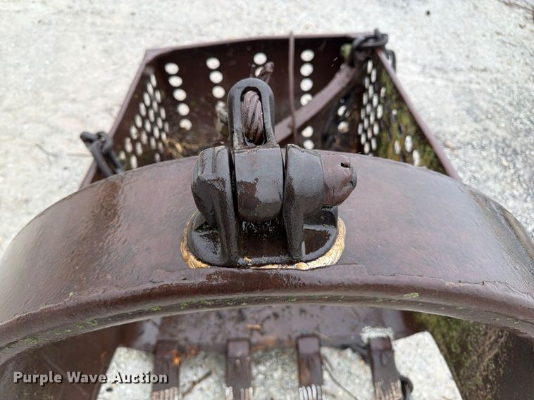image for item FU0595 Crane dredge bucket