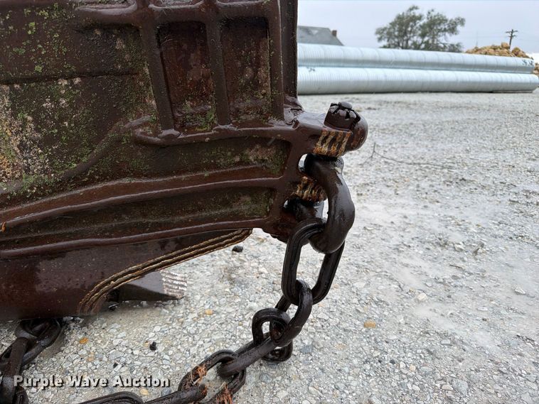 image for item FU0595 Crane dredge bucket