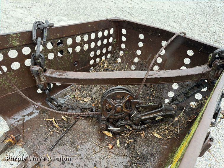 image for item FU0595 Crane dredge bucket