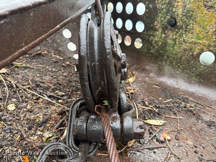 image for item FU0595 Crane dredge bucket