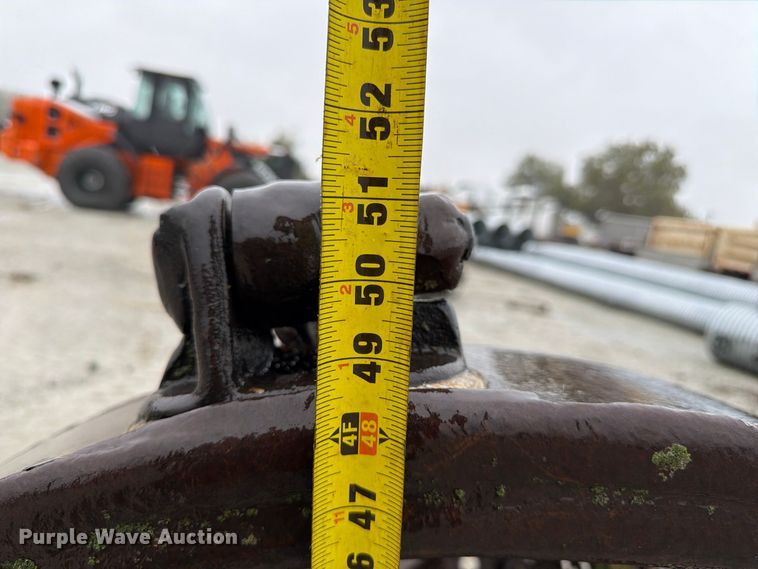image for item FU0595 Crane dredge bucket