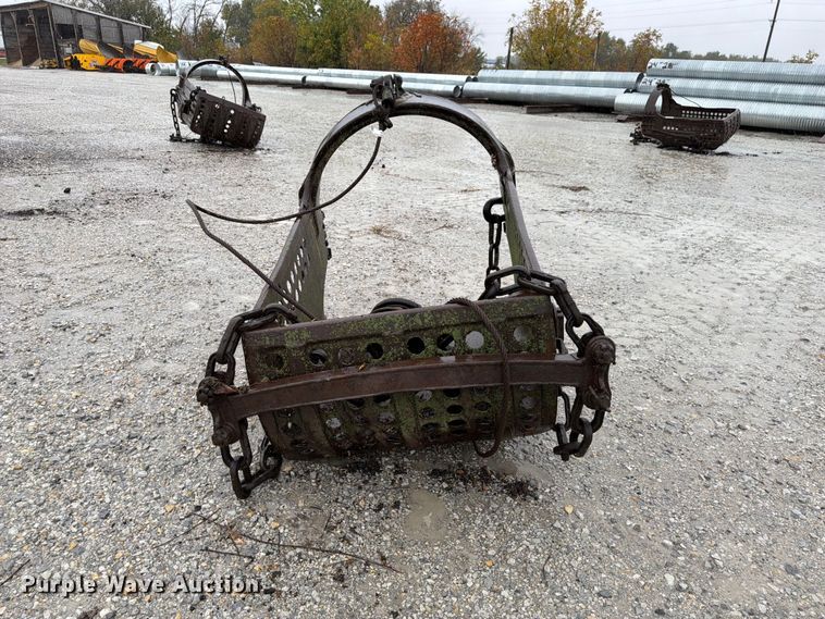 image for item FU0596 Crane dredge bucket